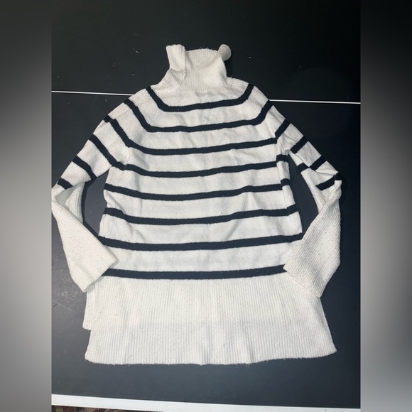 A New Day Women’s Sweater – Size Small - Picture 2 of 5